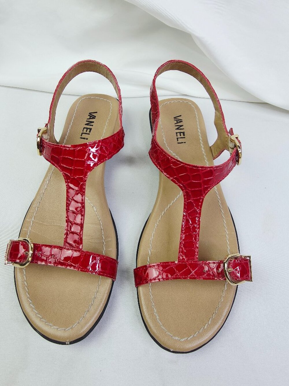 Vaneli Red Animal Print T Strap Buckle Accent Adjustable Womens Size 7.5 Sandals